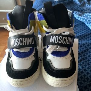 Moschino baby sneakers size 25 Euro size 8.5 c U.S worn twice
